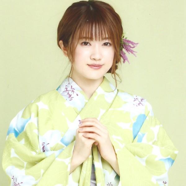 higuchi_hina_001.jpg