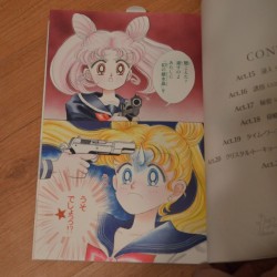 chibiusa_aiming_a_gun_at_usagis_head_vol_3_of_the_complete_edition_of_the_sailor_moon_manga-1024x680.jpg