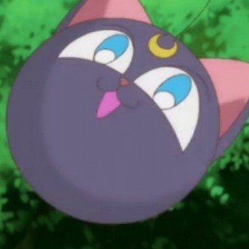 Луна Пи - любимая играшка Чиби Усаги