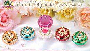 Таблетницы в форме часов-коммуникаторов иннеров