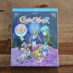 sailor_moon_r_the_movie_blu-ray_cover_tuxedo_masks_face_covered-1024x681.jpg