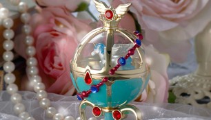 Новая продукция - салфетки "Otona Joshibi", кейс для скрепок " Pegasus Stallion Reve" и "Sailor Moon Tuxedo Mirage Music Box"