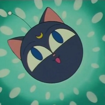 Луна Пи - любимая играшка Чиби Усаги