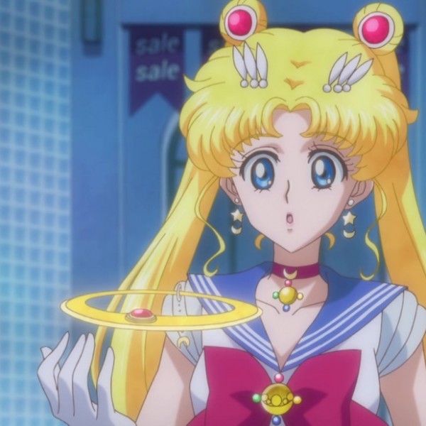 usagi-becomes-sailor-moon-anime-crystal.jpg