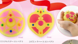 USB зарядки-ночники в виде Crystal Star Compact и Cosmic Heart Compact.